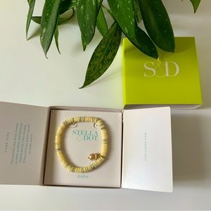 Stella & Dot Bohemian Beaded Charm Bracelet in Cream & Pearl